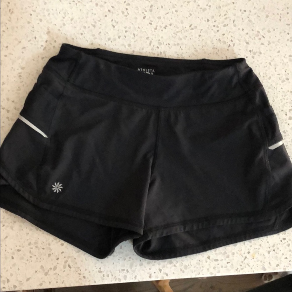Athleta girl record breaker short M (8-10)